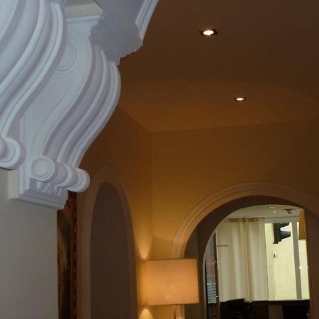 באד סודן אם טאונוס Hotel Rheinischer Hof Bad Soden מראה חיצוני תמונה