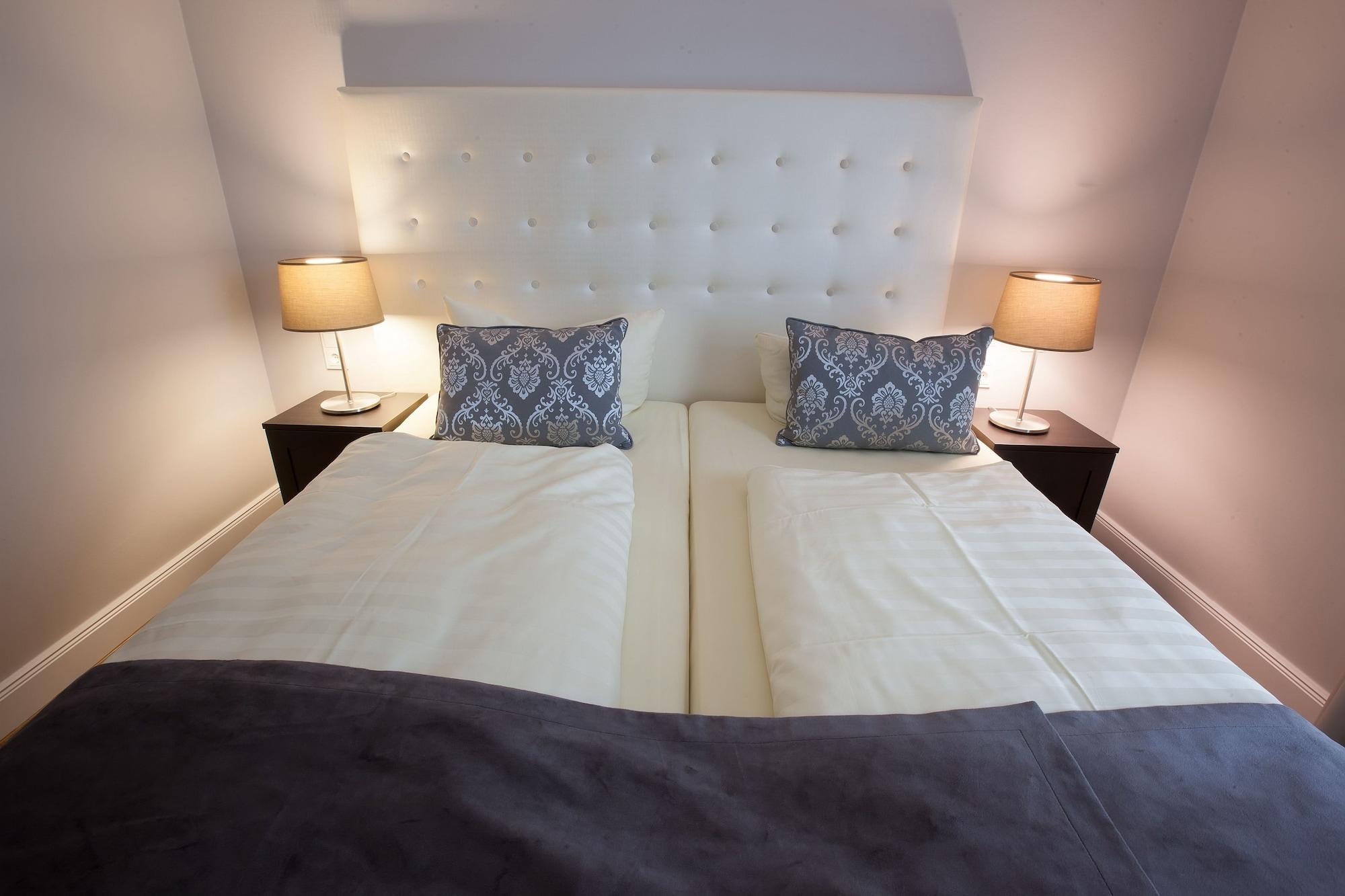 באד סודן אם טאונוס Hotel Rheinischer Hof Bad Soden מראה חיצוני תמונה