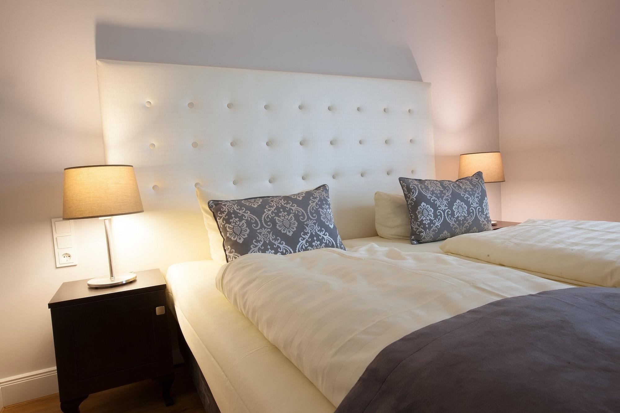 באד סודן אם טאונוס Hotel Rheinischer Hof Bad Soden מראה חיצוני תמונה