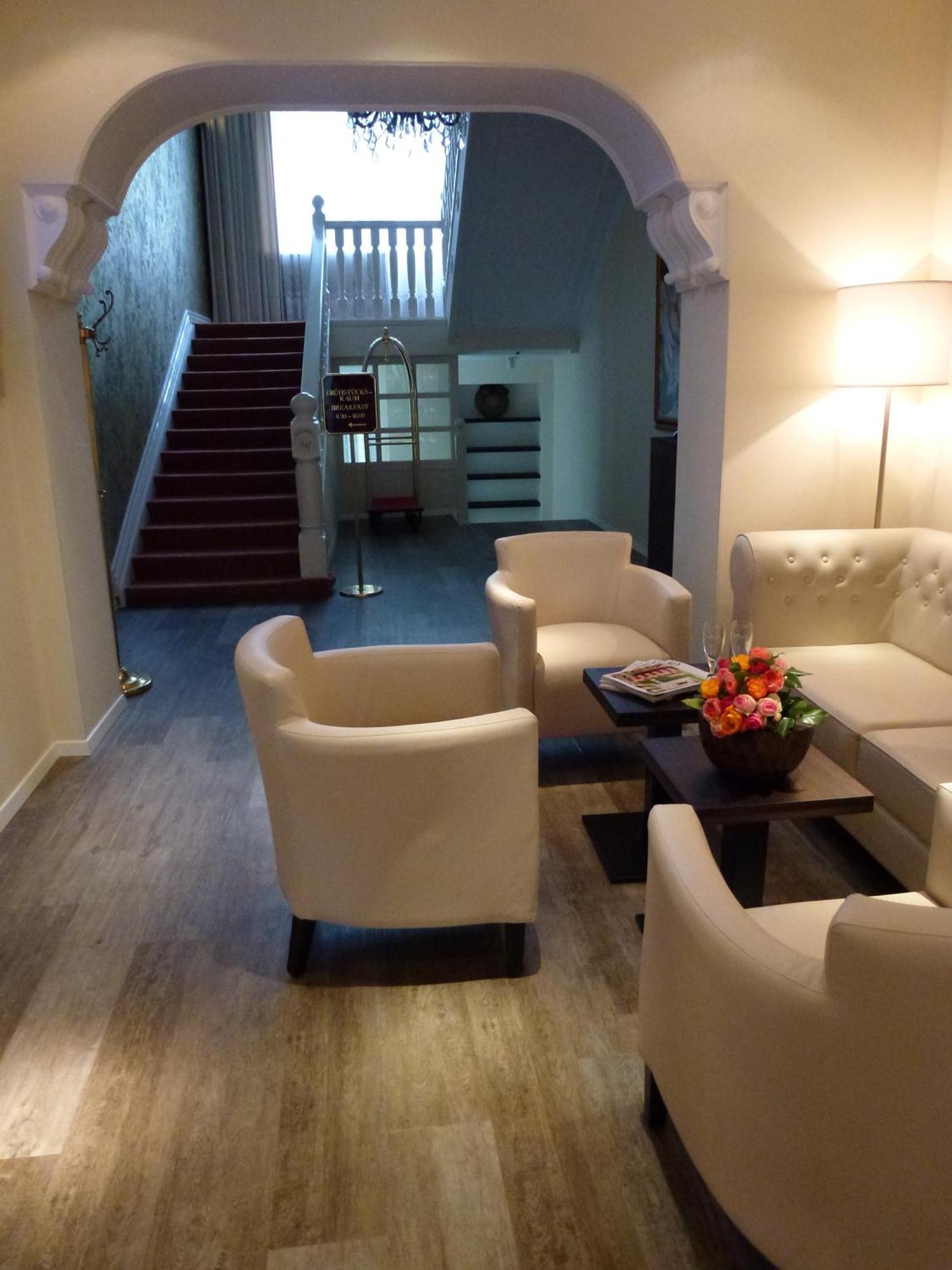 באד סודן אם טאונוס Hotel Rheinischer Hof Bad Soden מראה פנימי תמונה